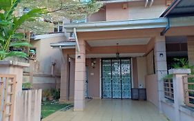 Muslim Dinaim Homestay